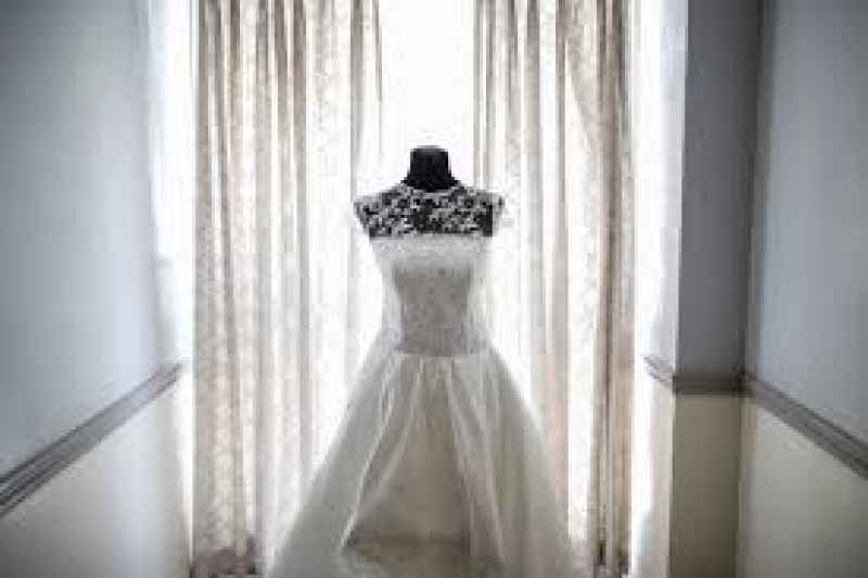 consigli e modelli per le spose curvy: abiti da sposa Ashley Graham x Pronovias: 
