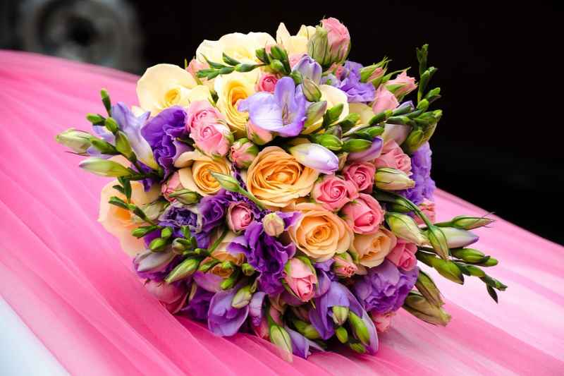 La scelta dei fiori di stagione per il tuo matrimonio, i consigli per allestimenti e composizioni