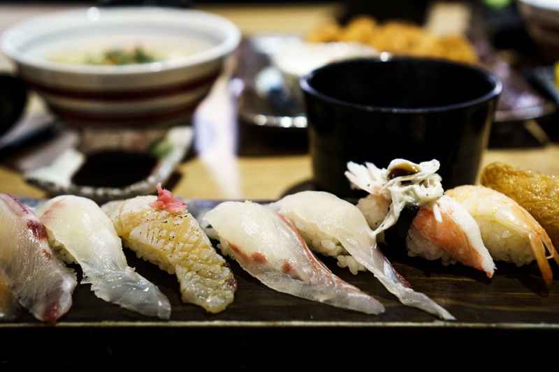 Esempio di un menu raffinato di pesce per un matrimonio, l'idea del sushi!