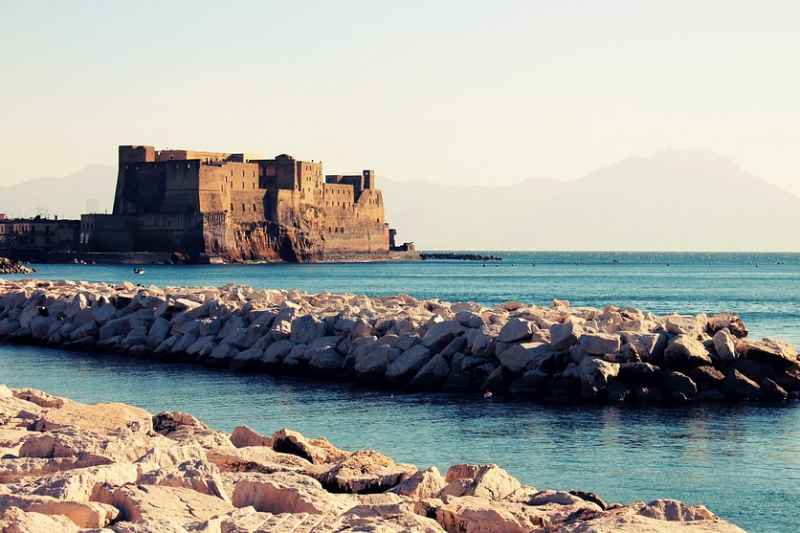 Sposarsi a Napoli sul mare, le più belle Chiese e location per un matrimonio ricco di tradizione