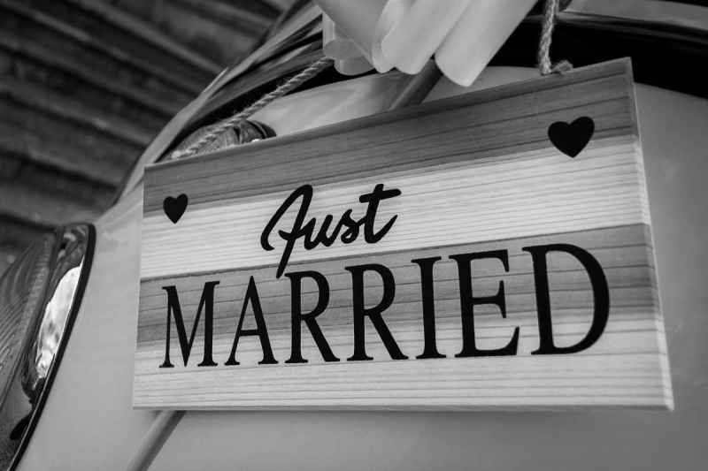 Sorprese e sorrisi: 10 idee geniali per il cartello "arriva la sposa" al tuo matrimonio
