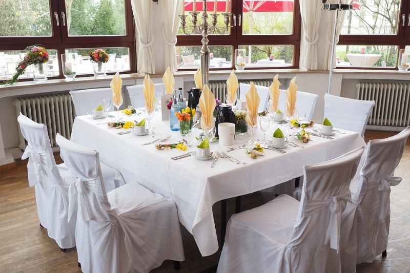 Tavoli del banchetto nuziale: 5 idee originali per i nomi dei tavoli per il tuo matrimonio