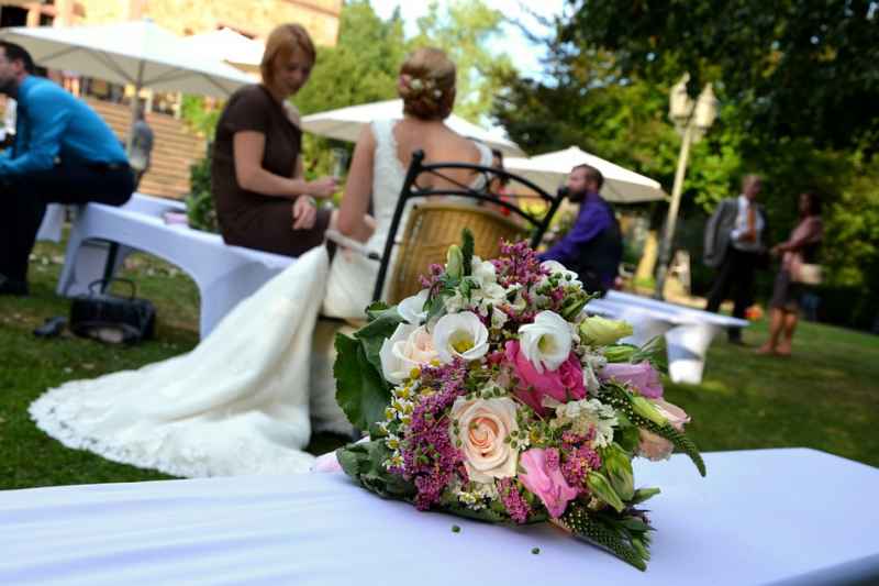 Lancio del bouquet da sposa per i matrimoni 2021 2022: ecco le alternative disponibili