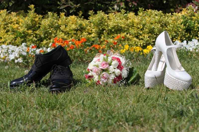 Gioco delle scarpe per il vostro matrimonio: le domande più divertenti e piccanti da fare agli sposi