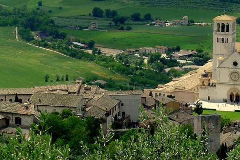 Il matrimonio in Umbria "il polmone verde d'Italia", borghi, location, abbazie, castelli e fornitori