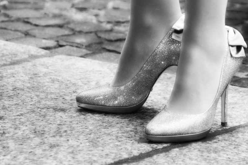 Tacchi alti al matrimonio, quale scarpe scegliere e come allievare il dolore 