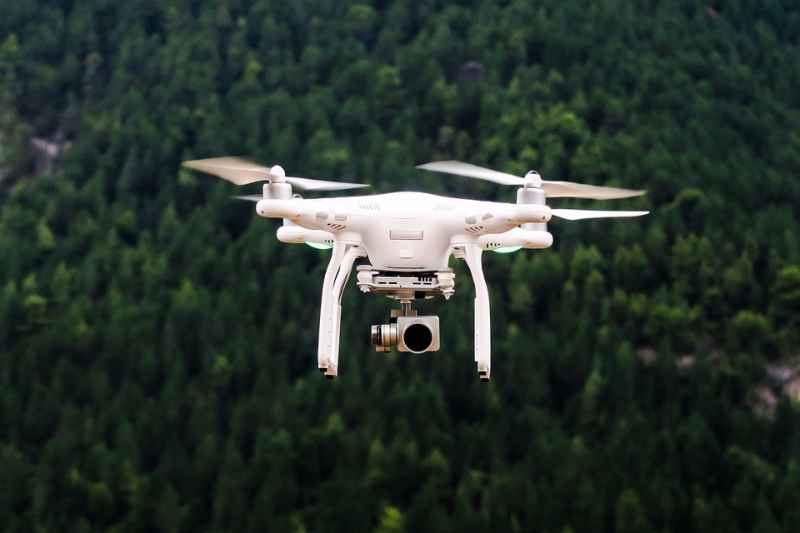 Video con drone per il tuo matrimonio, riprese dall'alto, costi e autorizzazioni pilota