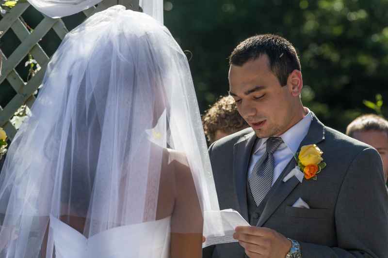 Letture di matrimonio particolari: ecco 4 idee uniche per una cerimonia indimenticabile e originale