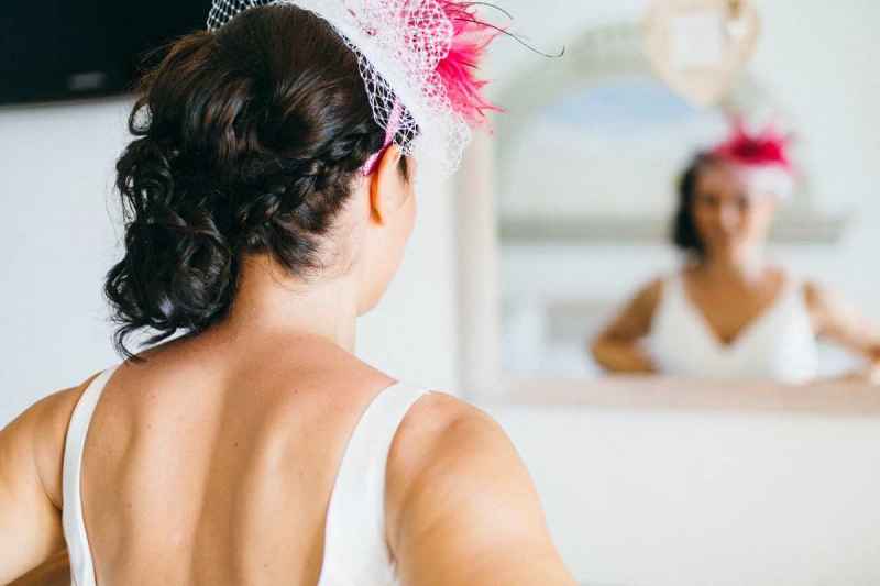 Riflessi d'amore: Ecco come realizzare uno specchio di benvenuto unico nel tuo matrimonio!